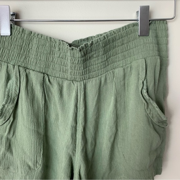 [Prana] Green Elastic Waist High Rise Comfortable Shorts - Picture 2 of 8
